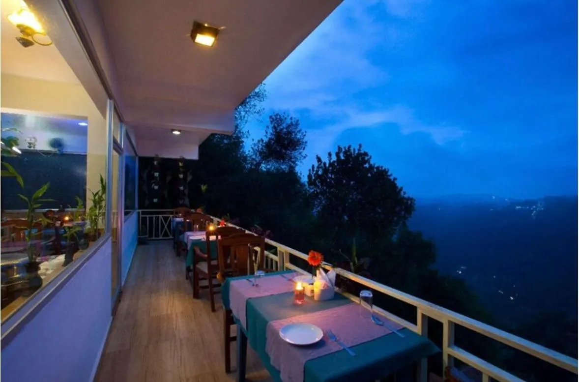 Hotel Lazo Golden Valley Resort , Munnar