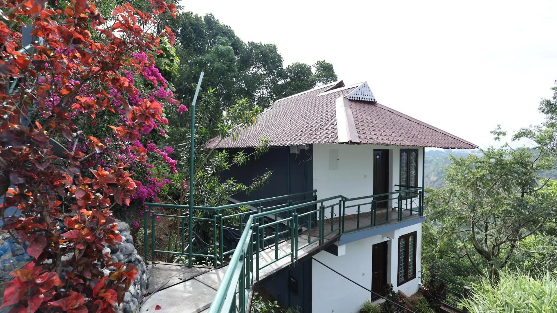 Lazo Golden Valley Resort , Munnar India