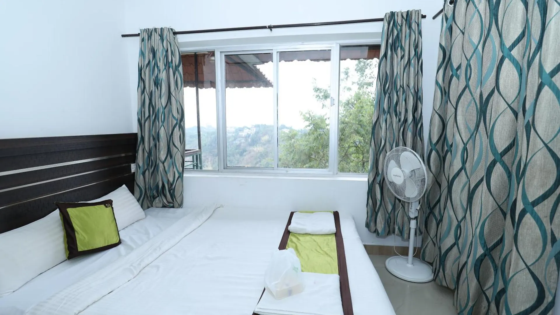 Hotel Lazo Golden Valley Resort , Munnar