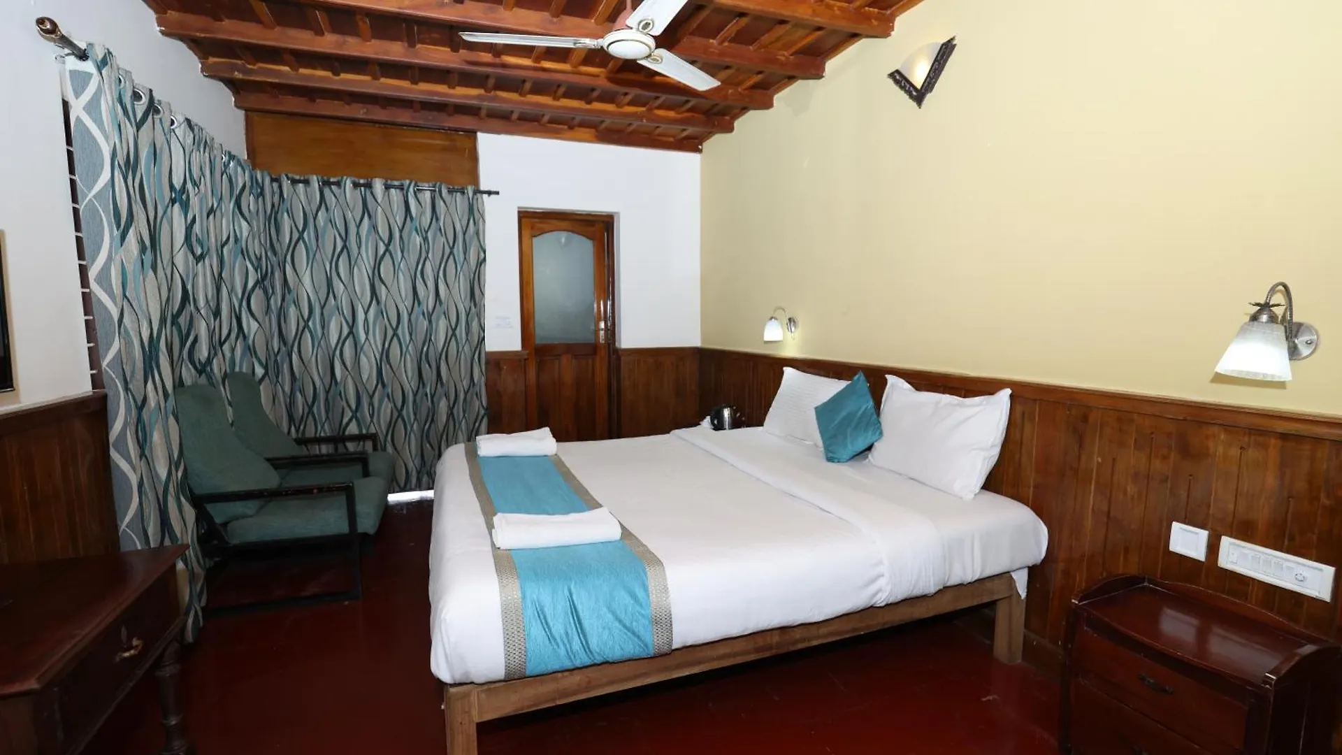 Lazo Golden Valley Resort , Munnar Hotel