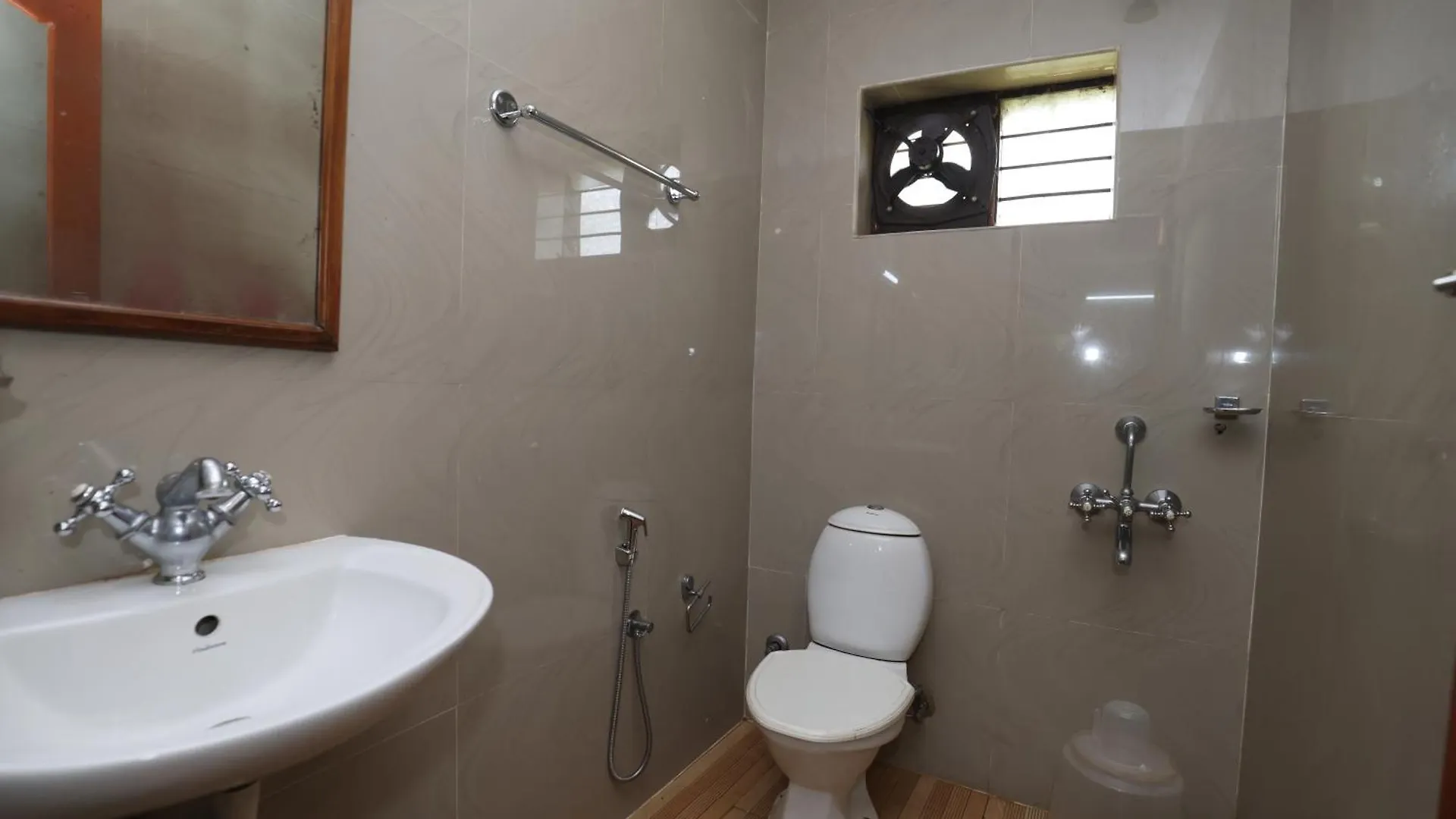 Lazo Golden Valley Resort , Munnar