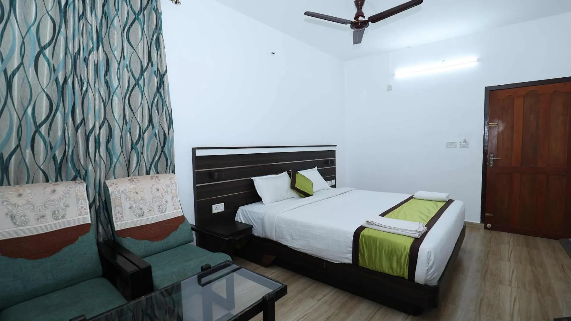 Hotel Lazo Golden Valley Resort , Munnar